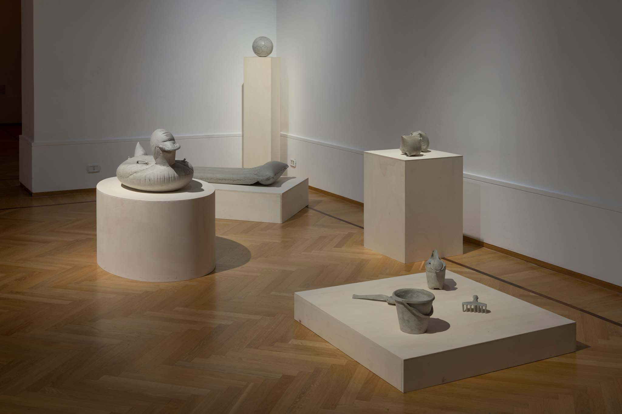 CeMento, sculture di cemento, dimensioni variabili, Galleria Nazionale d’Arte di Roma, 2019